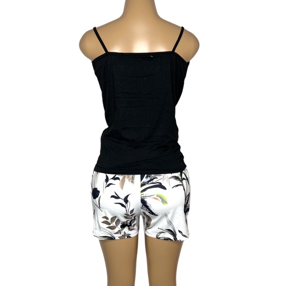 NWT 2 Pieces Black and White Women Set Size M and L Stretchy Short and Wrap Top - Picture 5 of 8